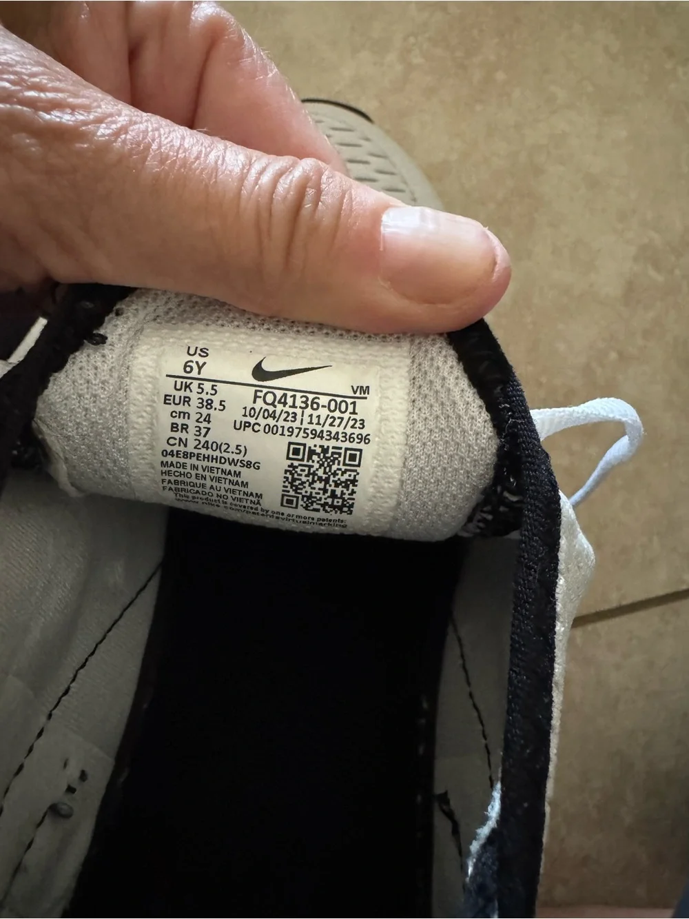 Nike Men’s Sneakers in White and Black